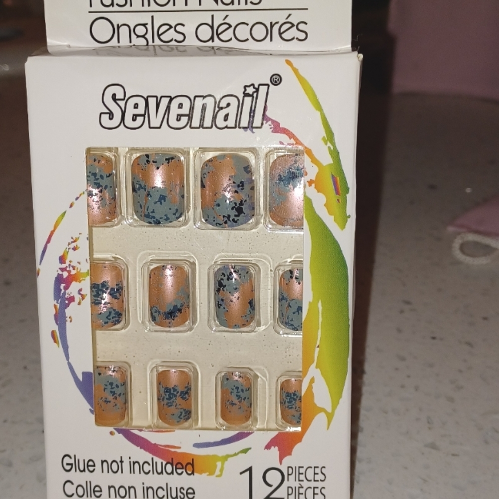 12 piece speckle/marbled design fingernail kit
